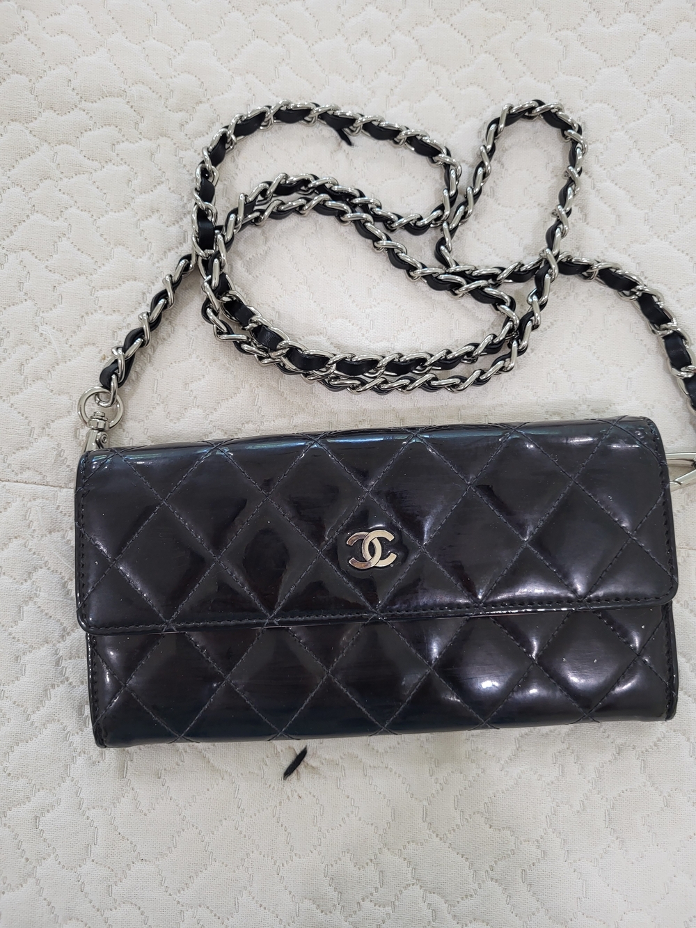 CHANEL Black Quilted Patent Leather Crossbody Wallet with Chain